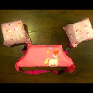 Girls Unicorn Floaty. 3 way floaty 33lb-55lb